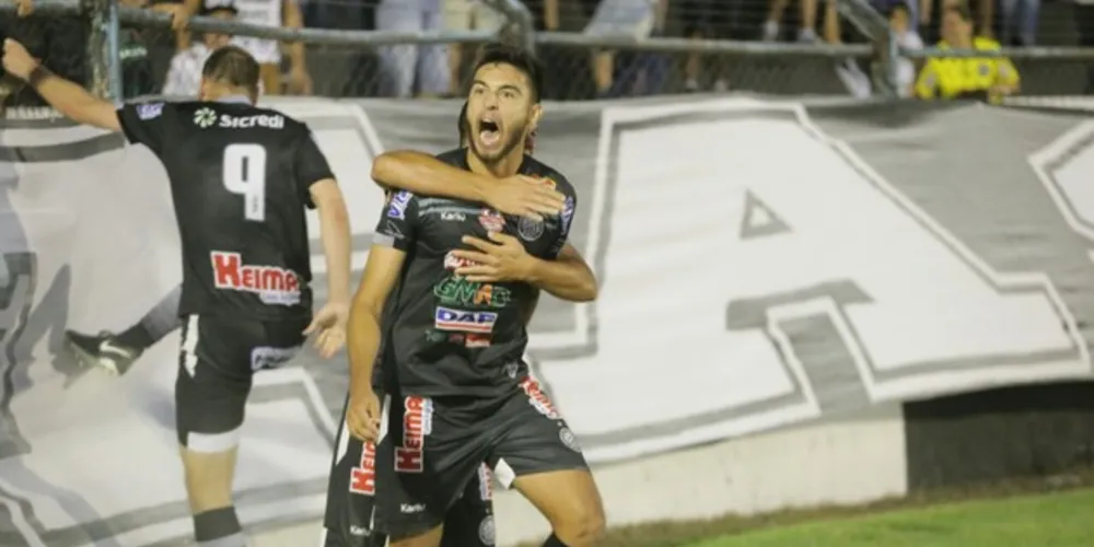 Imagem ilustrativa da imagem Operário faz 2 a 0 no Joinville e lidera grupo na Série C