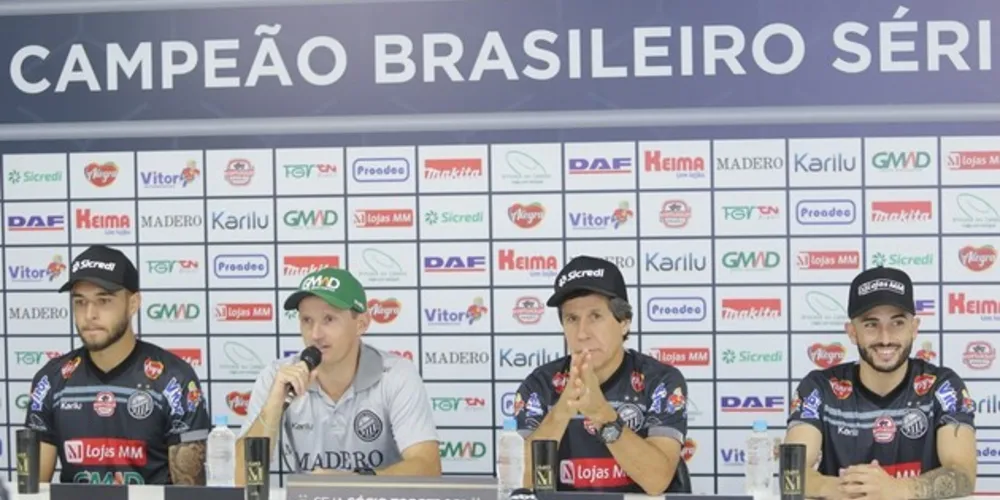 Fantasma lidera provisoriamente Grupo B com nove pontos