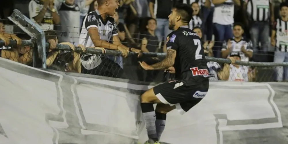 Imagem ilustrativa da imagem Operário faz promoção para jogo no Dia das Mães