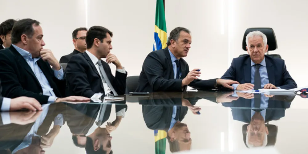 Deputado Plauto Miró Guimarães acompanhou prefeitos

em reunião com autoridades do Poder Judiciário