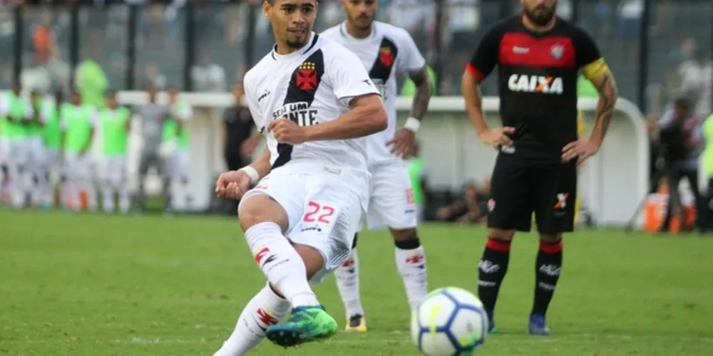 Imagem ilustrativa da imagem Vitória vence o Vasco no São Januário