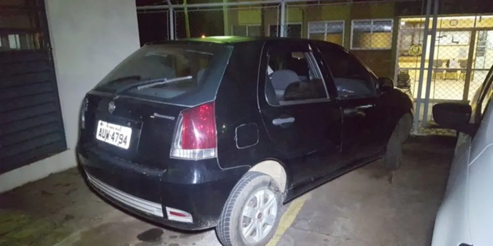 Imagem ilustrativa da imagem Policial de folga detém suspeitos de roubar carro