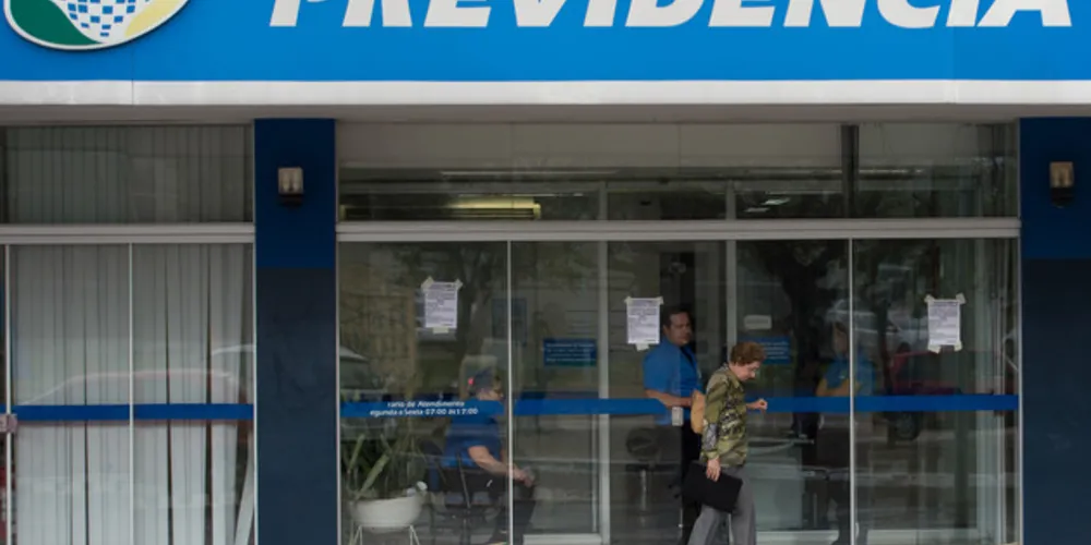 Antes, o segurado precisava agendar uma ida ao INSS para levar documentos e formalizar o pedido /Foto: Reprodução Agência Brasil