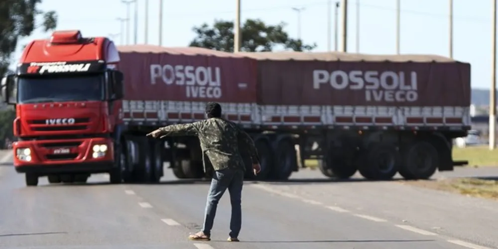 As manifestações foram anunciadas na sexta-feira (18) pela Associação Brasileira de Caminhoneiros
