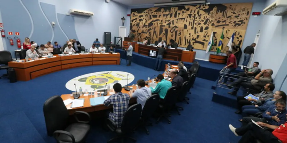 Vereadores receberam reposição da inflação. Funcionários tiveram aumento de 5¨%