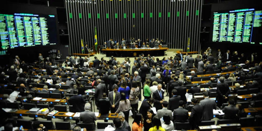 Os deputados conseguiram terminar a votação no final da noite/Foto Reprodução Agência Brasil