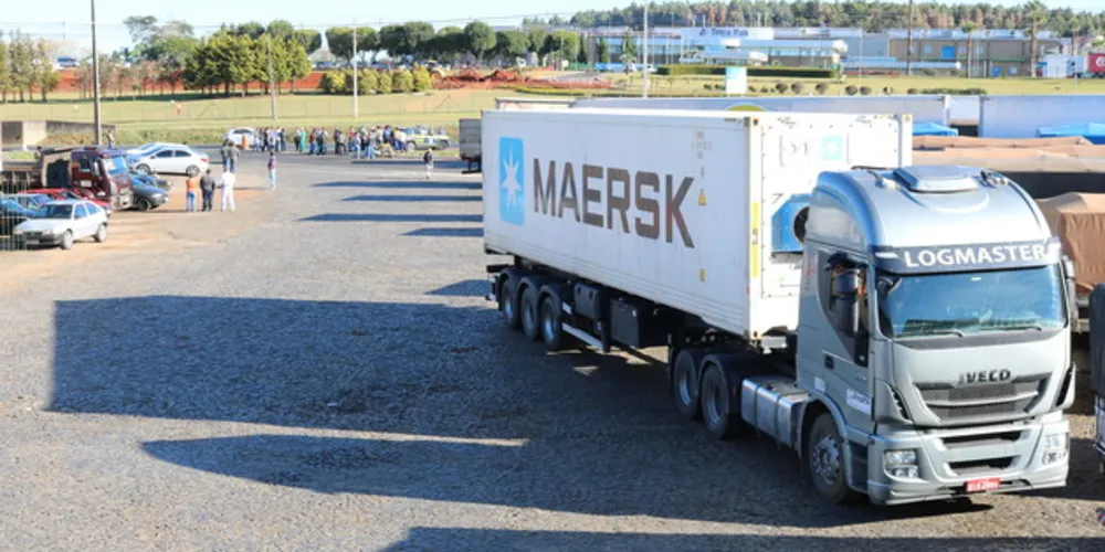 Imagem ilustrativa da imagem Greve só termina com redução de impostos no diesel