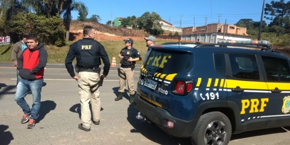 Imagem ilustrativa da imagem Sindicato da PRF manifesta apoio a caminhoneiros