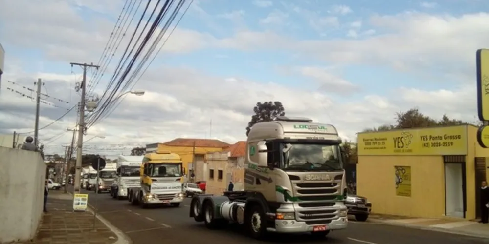 Imagem ilustrativa da imagem PG tem carreata em apoio a greve dos caminhoneiros