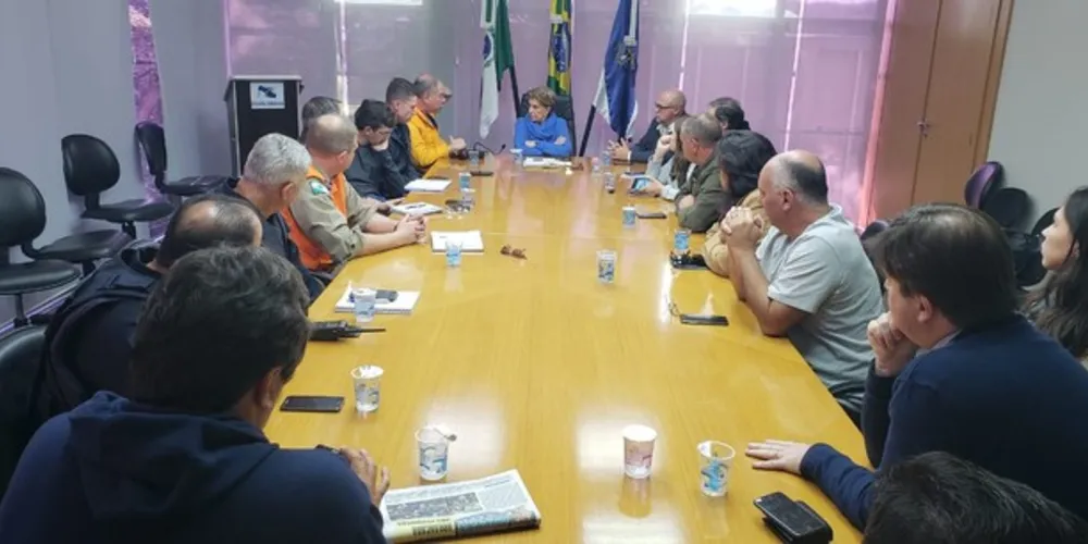 Secretarias municipais estiveram reunidas com representantes da Defesa Civil, VCG e Polícia Rodoviária Federal