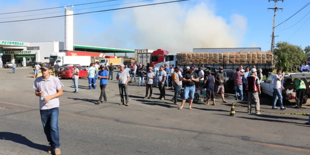 Imagem ilustrativa da imagem Entidade anuncia fim da greve dos caminhoneiros
