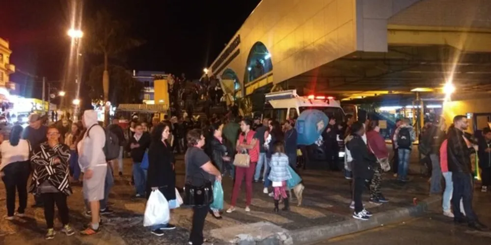 Imagem ilustrativa da imagem Manifestantes voltam a fechar o Terminal Central