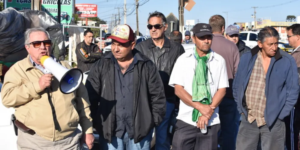 Imagem ilustrativa da imagem ACIPG negocia fim da greve dos caminhoneiros