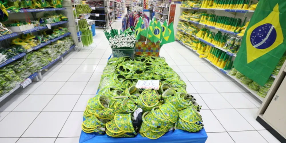 Imagem ilustrativa da imagem Procura por produtos relacionados à Copa cresce no comércio de PG