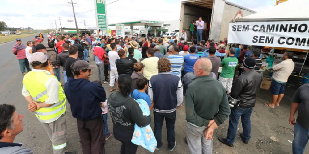Imagem ilustrativa da imagem Representantes de caminhoneiros descartam greve