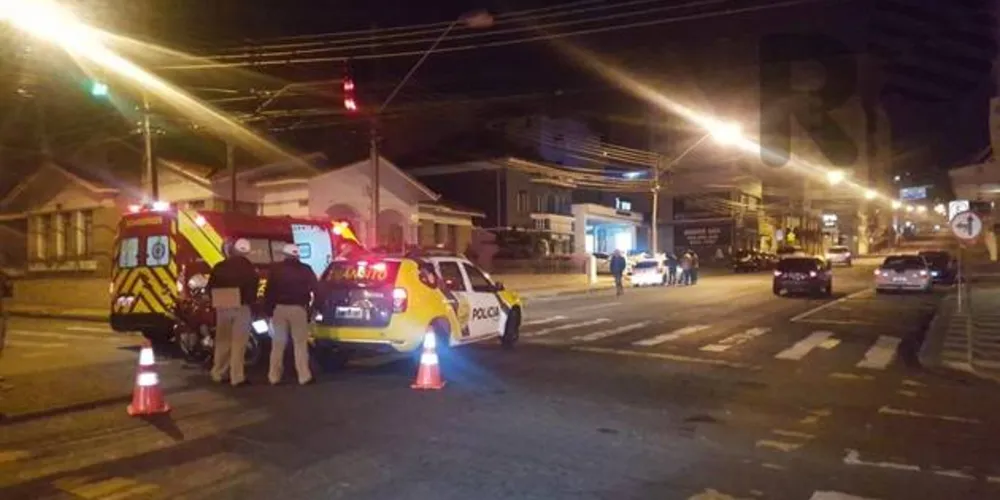 Imagem ilustrativa da imagem Carro e moto batem em cruzamento no centro