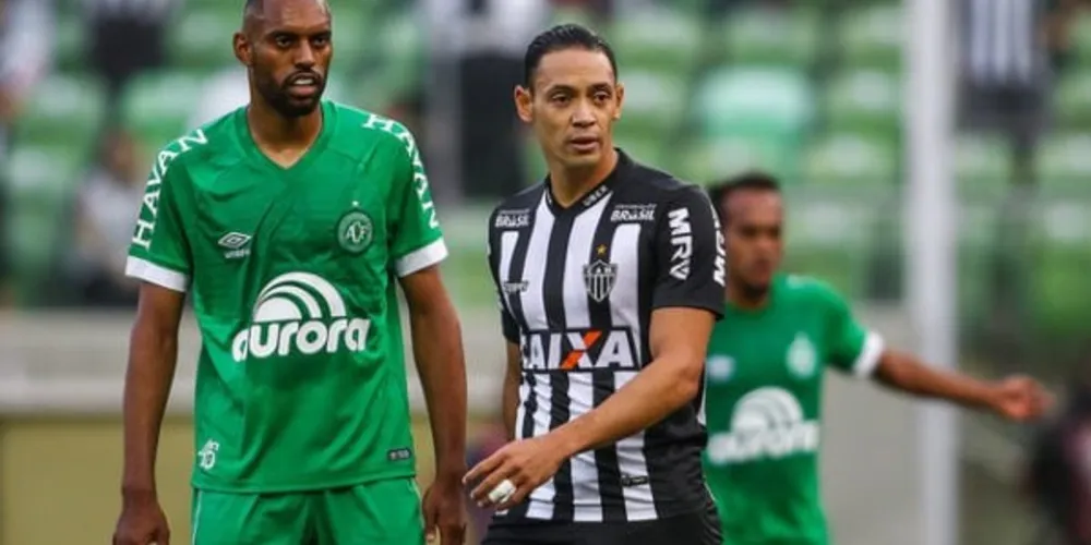 Imagem ilustrativa da imagem Chapecoense e Atlético empatam em Minas