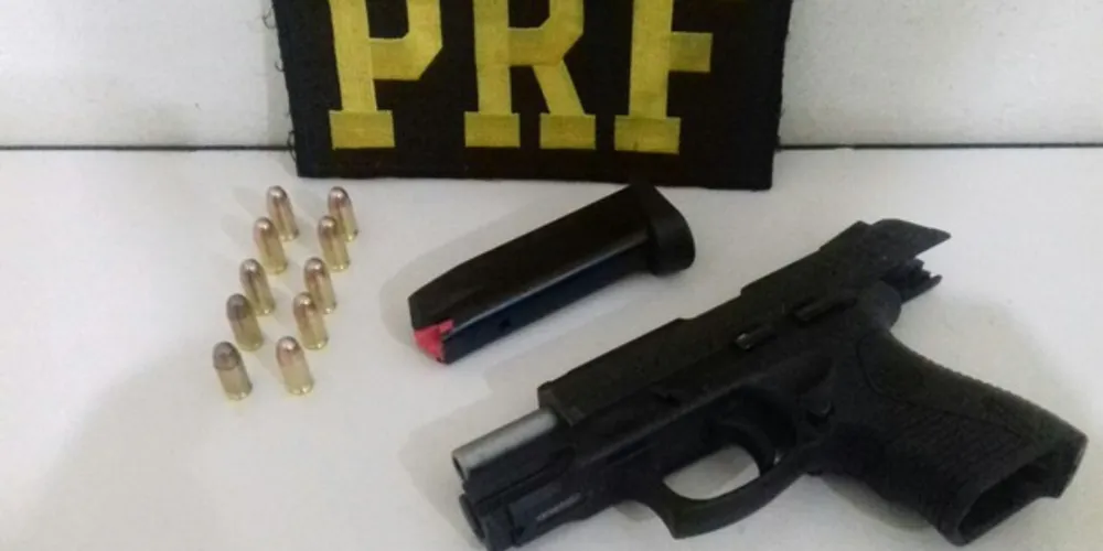 Imagem ilustrativa da imagem Motorista é preso com pistola em caminhonete
