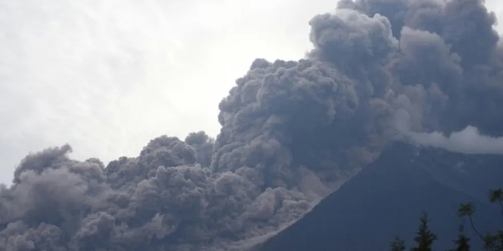 Erupção do Vulcão de Fogo da Guatemala, neste domingo (3)/Foto: Reprodução AFP