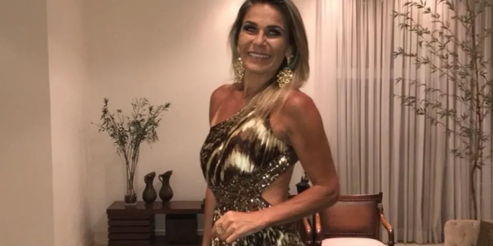 BRINDE A VIDA – Andrea Eberhard será muito cumprimentada pela passagem do seu aniversário na próxima sexta-feira (8). Da coluna RC os votos de felicidades infinitas.