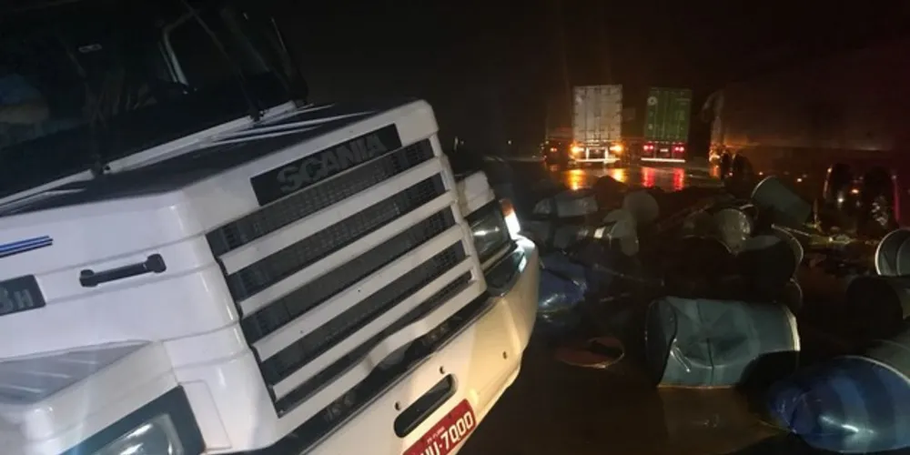 Imagem ilustrativa da imagem Motorista tenta pedir ajuda e morre atropelado