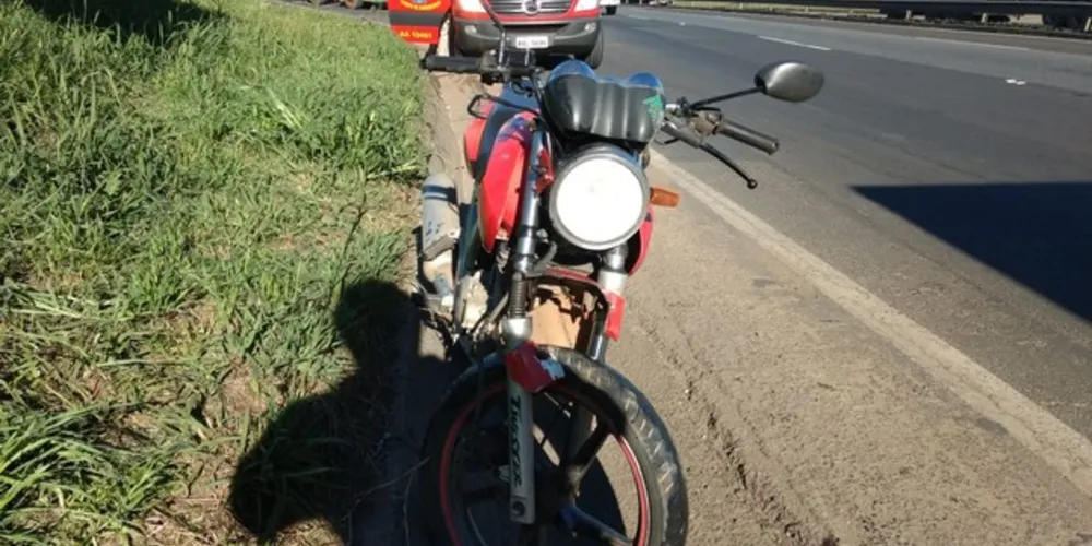 Imagem ilustrativa da imagem Motociclista fica ferido em acidente na 376