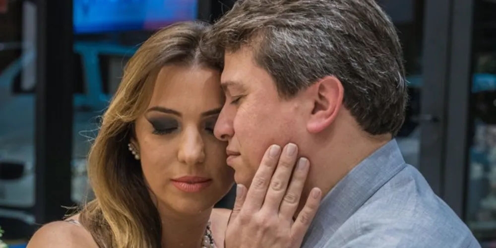Magno Zanellato e Cristina Zanellato
“Amar é querer estar perto, se longe; e mais perto, se perto.”
Vinicius de Moraes