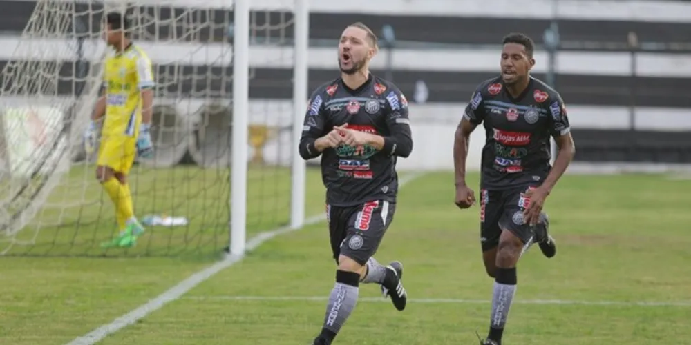 Imagem ilustrativa da imagem OFEC vira o jogo e faz 3 a 2 contra o Luverdense