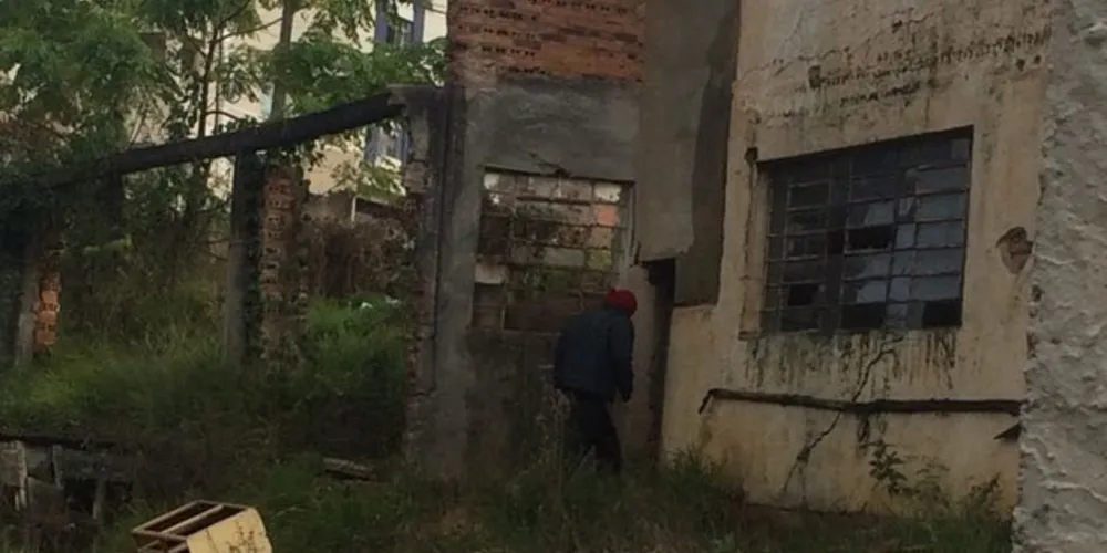 Imagem ilustrativa da imagem Casa abandonada vira ponto de drogas no Centro de PG
