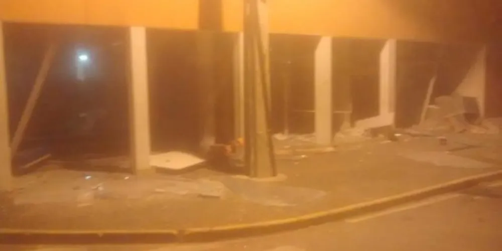 Imagem ilustrativa da imagem Quadrilha explode bancos no centro de Jaguariaíva