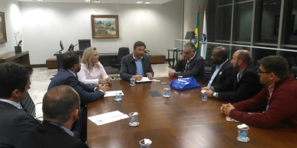 Imagem ilustrativa da imagem Grevistas da Saúde negociam compensação de horas