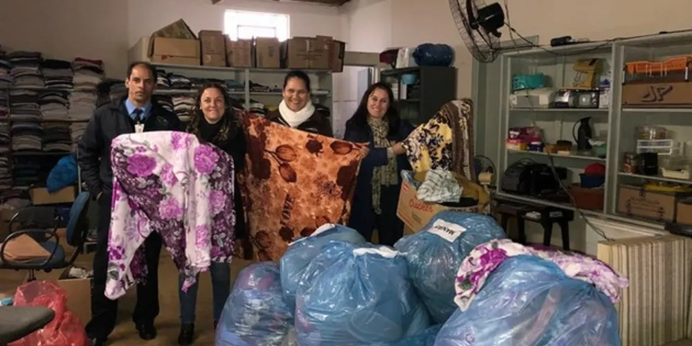 Princesa dos Campos garante doações de cobertores e mantas para Casa da Acolhida em Ponta Grossa 