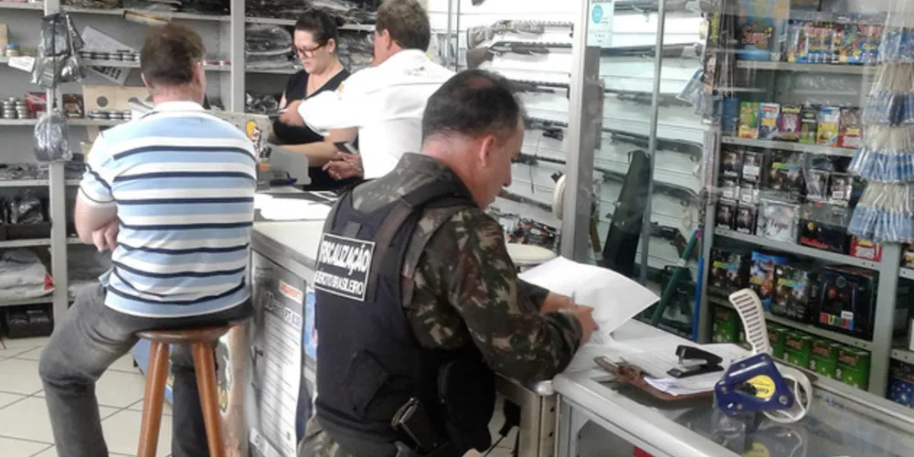 Imagem ilustrativa da imagem Exército deflagra operação para fiscalizar comércio de armas