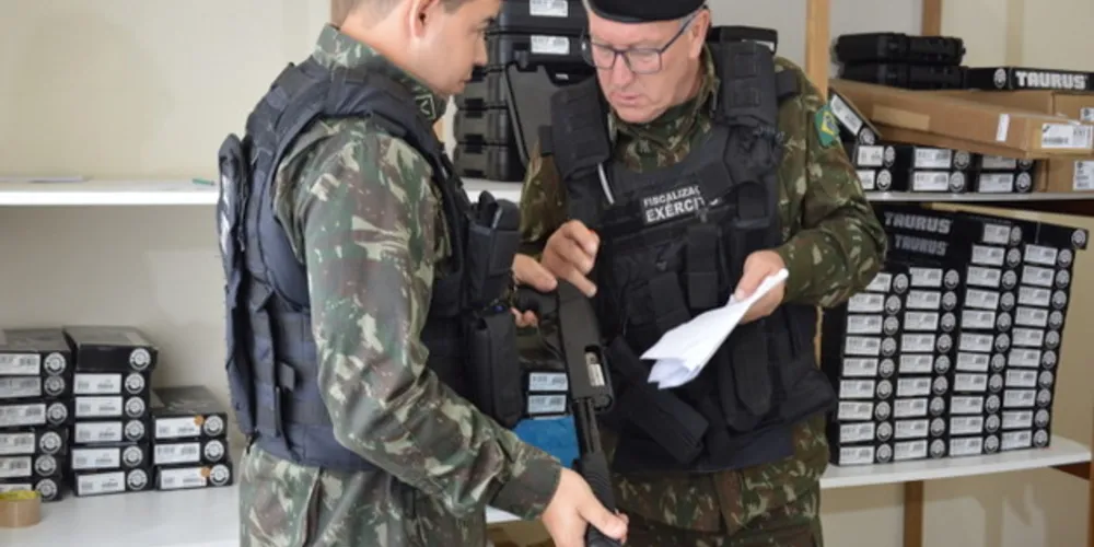 Imagem ilustrativa da imagem Exército fiscaliza comércio de armas em todo o Paraná