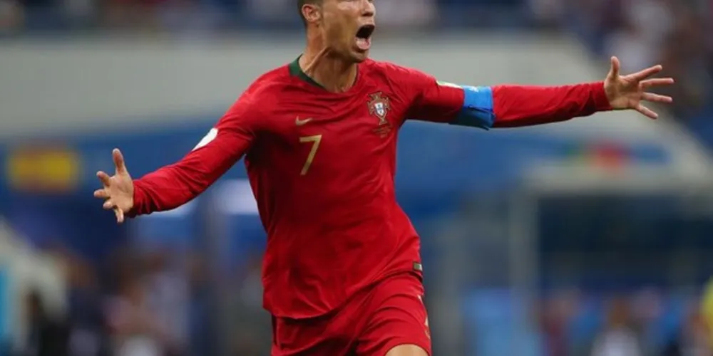 Em campo, as duas favoritas do grupo B, Portugal e Espanha, jogam contra as seleções tecnicamente mais fracas.
