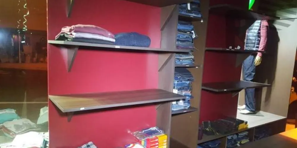 Imagem ilustrativa da imagem Loja de roupas no centro é arrombada pela segunda vez