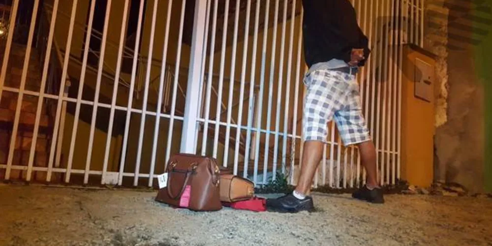 Suspeito foi encontrado com objetos furtados de loja na Avenida Vicente Machado na madrugada desta sexta-feira