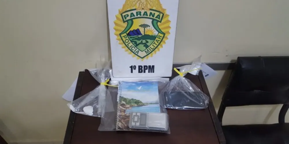 Imagem ilustrativa da imagem Suspeito é preso com drogas e anotações do PCC