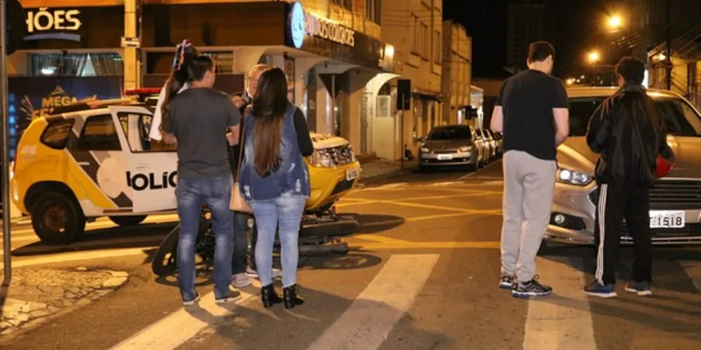 Imagem ilustrativa da imagem Mulher fica ferida após acidente no Centro de PG