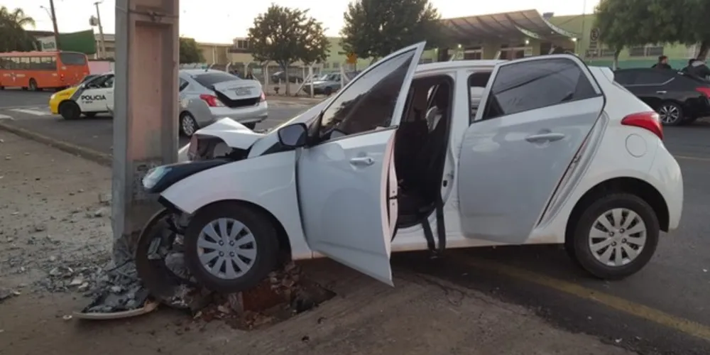 Sequestradores baterem o carro durante a fuga