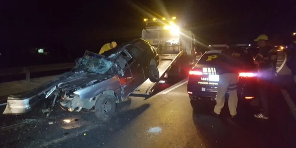 Imagem ilustrativa da imagem Policial fica ferido em batida com caminhão na BR-376