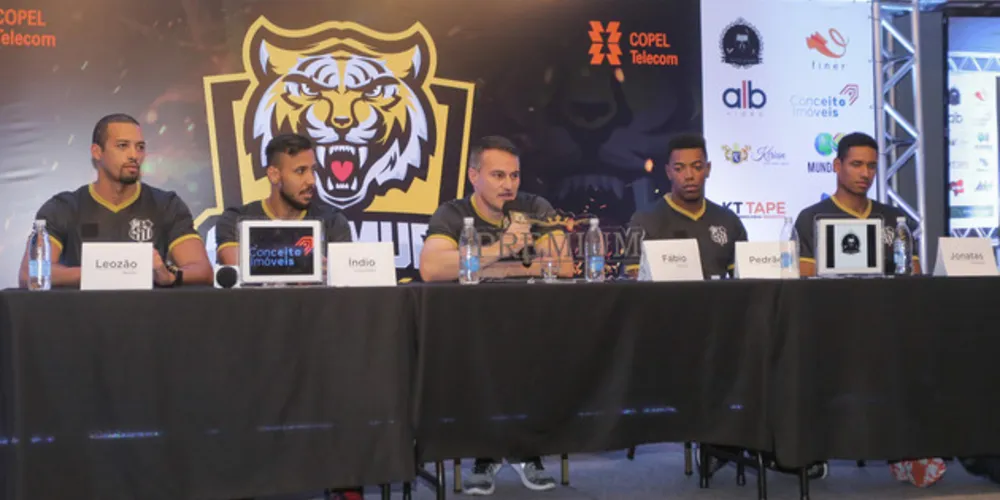Imagem ilustrativa da imagem Caramuru Vôlei apresenta elenco que irá disputar a Superliga