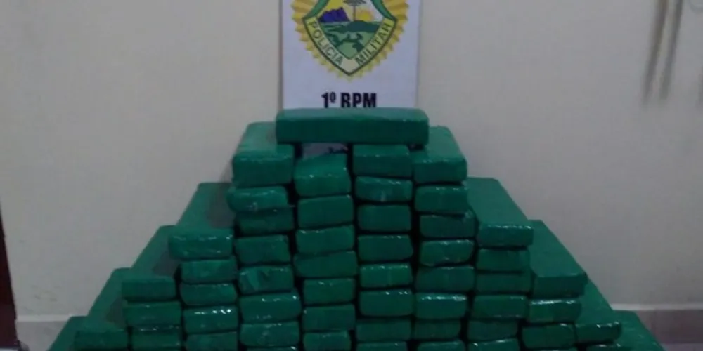 Imagem ilustrativa da imagem Polícia prende rapaz com mais de 52 quilos de maconha
