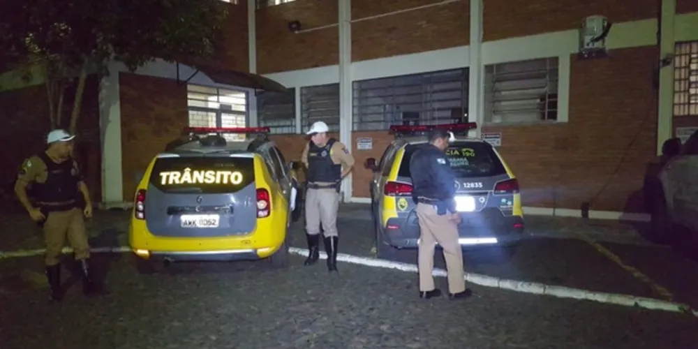 Imagem ilustrativa da imagem Ladrões tentam roubar caminhão em pátio de posto