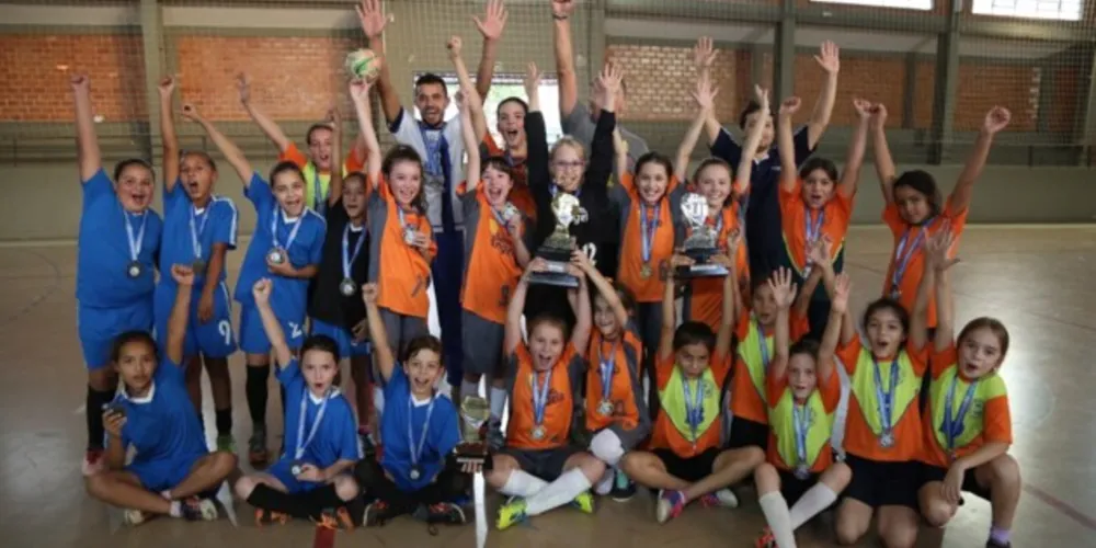 Imagem ilustrativa da imagem Escola Santo Ângelo é a campeã do mini-futsal nos 34º JEM