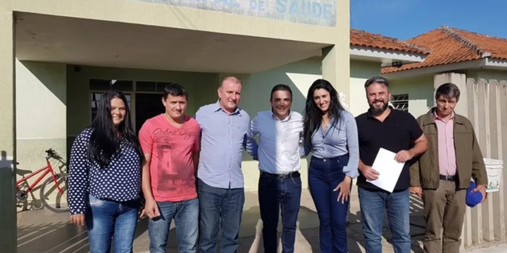 Aliel na entrega de recursos para Carambeí. 