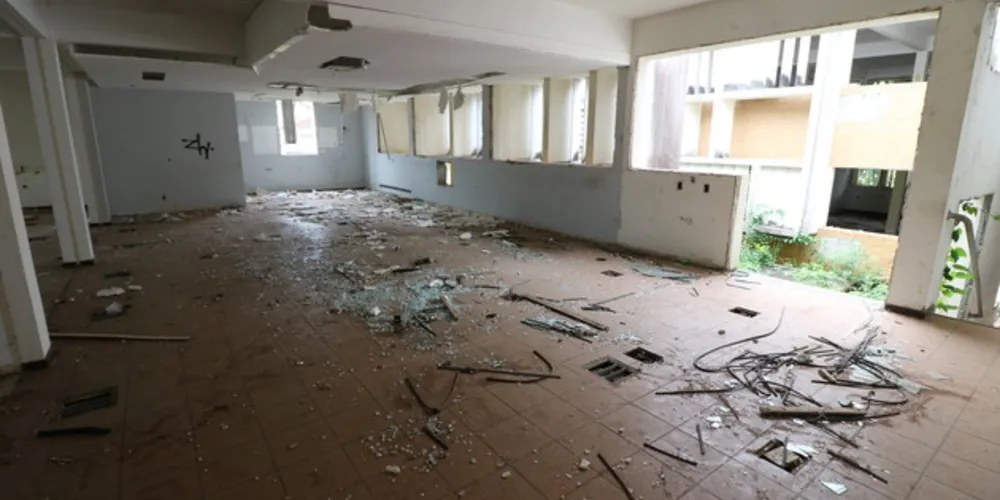 Fotos feitas em fevereiro mostram a ação de vândalos no local
