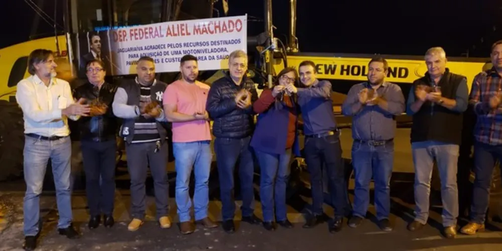 Imagem ilustrativa da imagem Deputado Aliel entrega recursos para Jaguariaíva