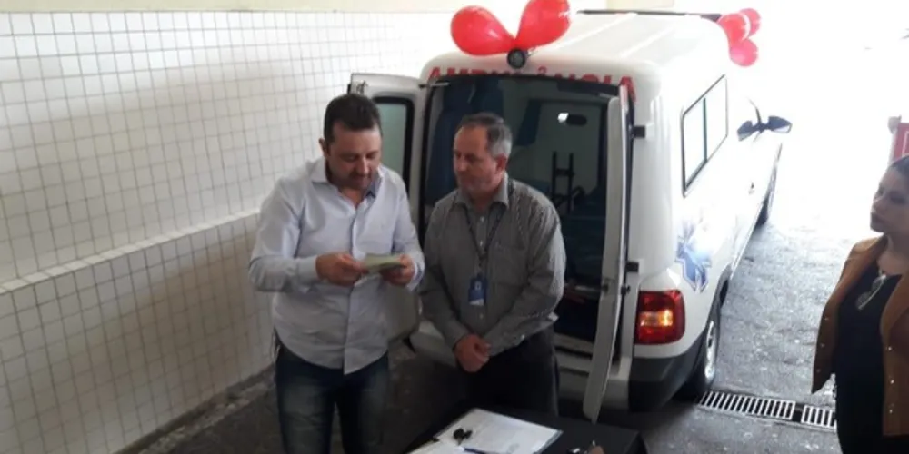 Imagem ilustrativa da imagem Vereador George entrega ambulância ao PSM