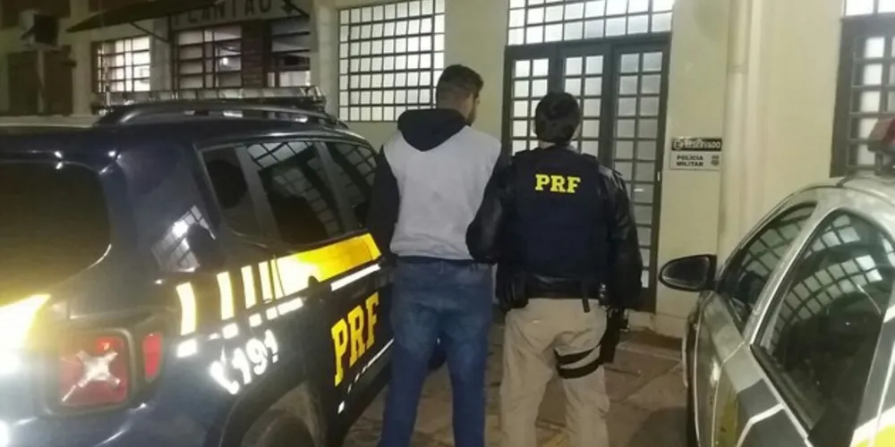 Imagem ilustrativa da imagem Após acidente, motorista é preso por dirigir bêbado